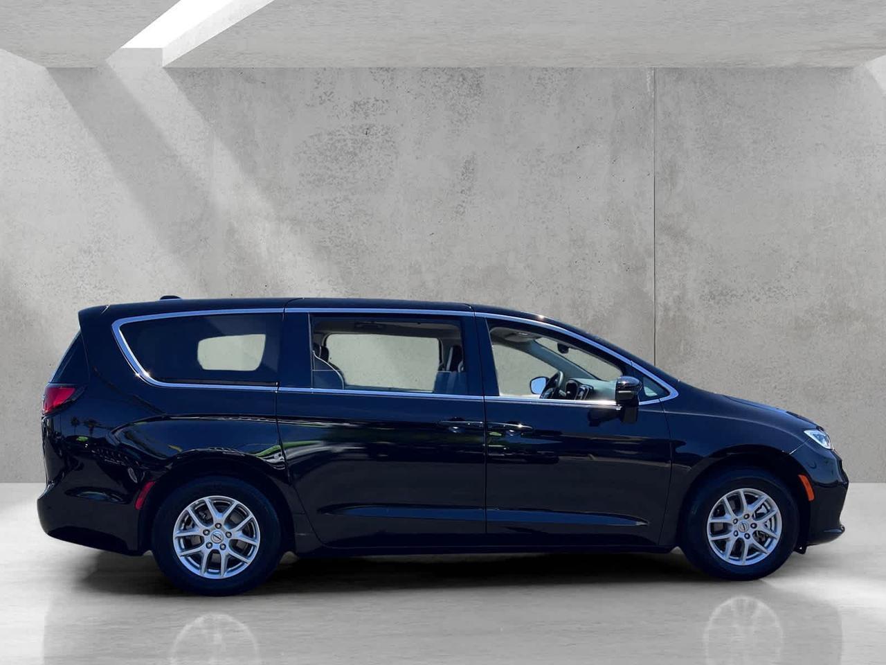 2024 Chrysler Pacifica Touring L Irving TX