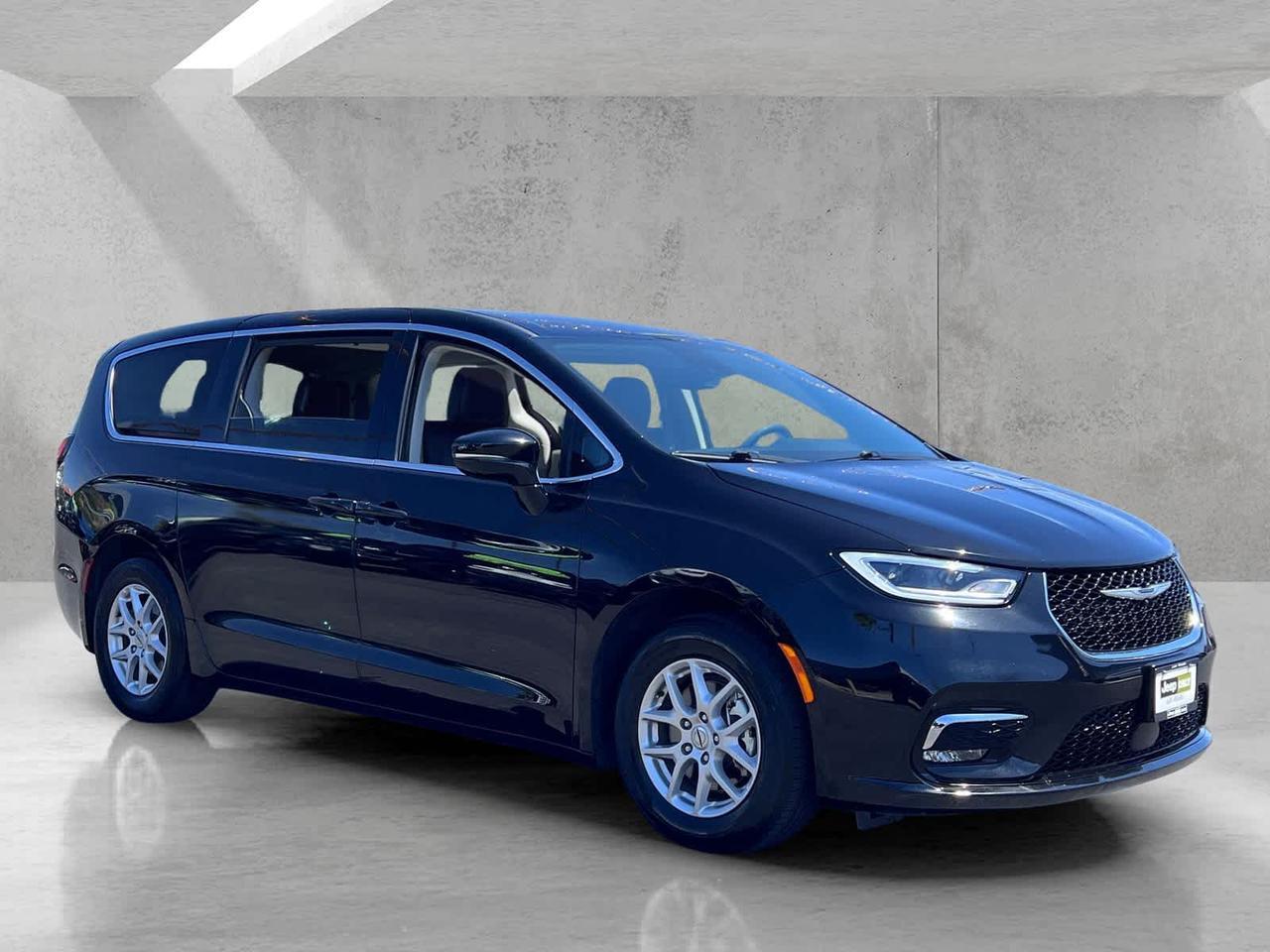 2024 Chrysler Pacifica Touring L Irving TX