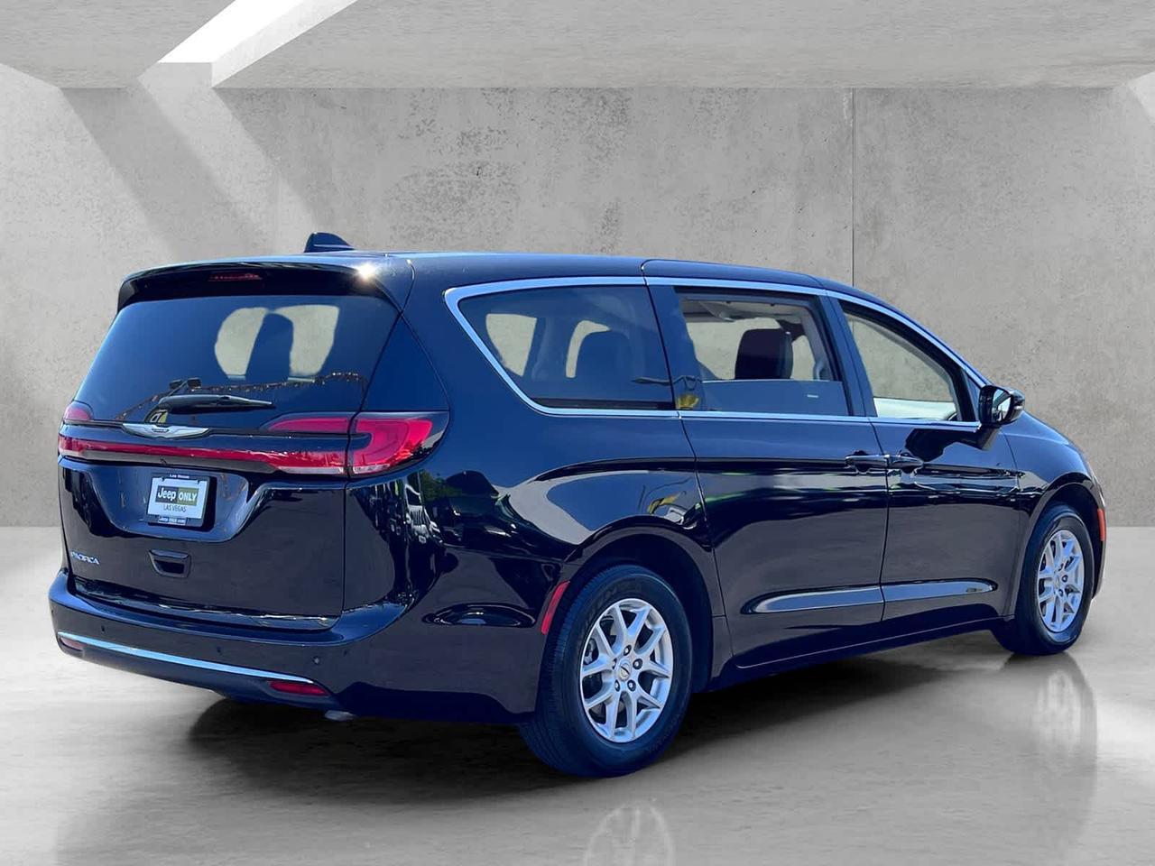 2024 Chrysler Pacifica Touring L Irving TX