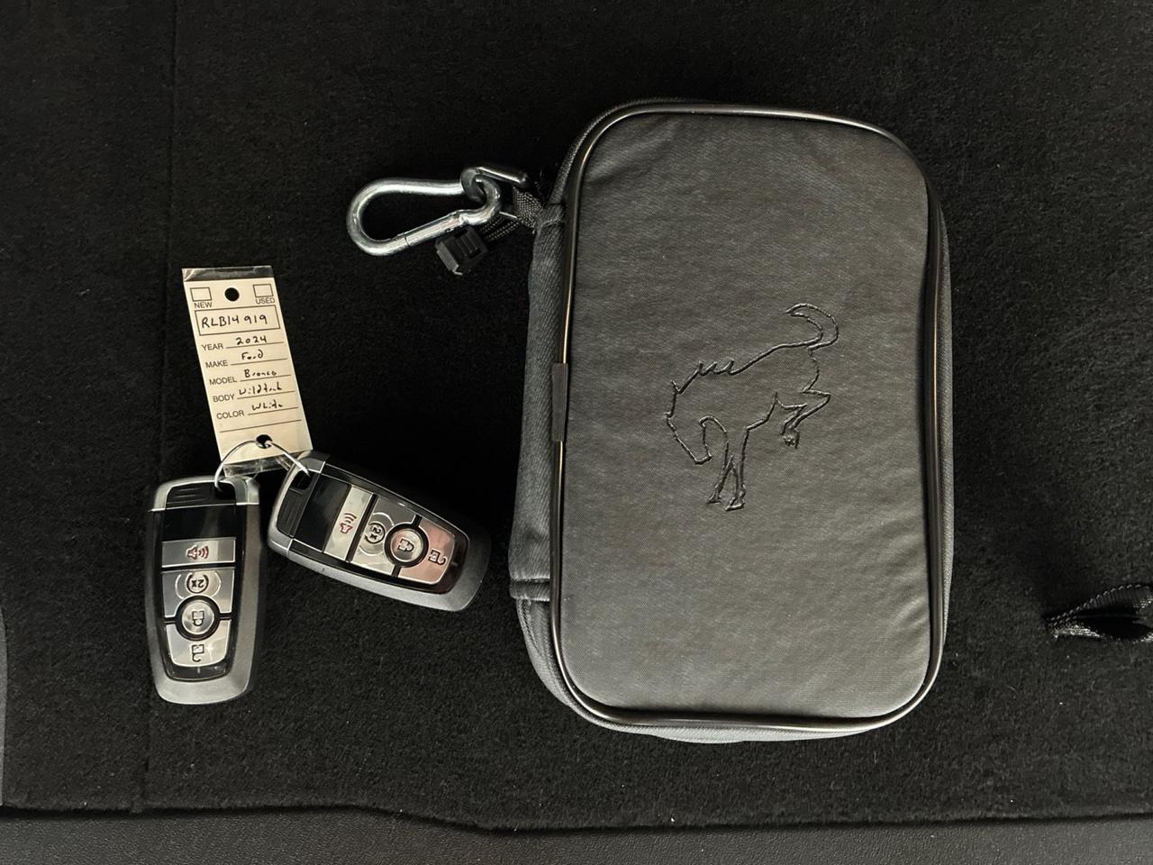 2024 Ford Bronco Wildtrak, High/Luxury Pkg, Black Painted Hard Top, Tube Step Houston TX 2024 Ford Bronco Wildtrak, High/Luxury Pkg, Black Painted Hard Top, Tube Step Houston TX