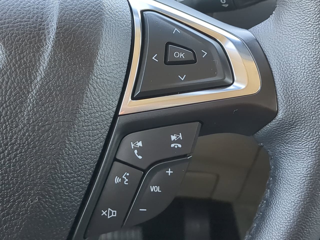 2024 Ford Edge Titanium Appleton WI