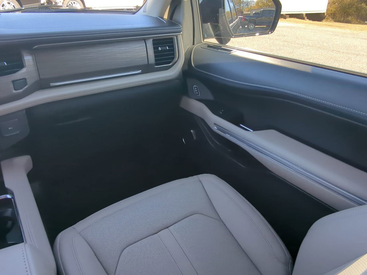 2024 Ford Expedition Limited Appleton WI