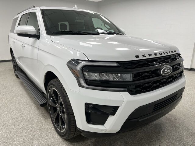 2024 Ford Expedition Limited's photo