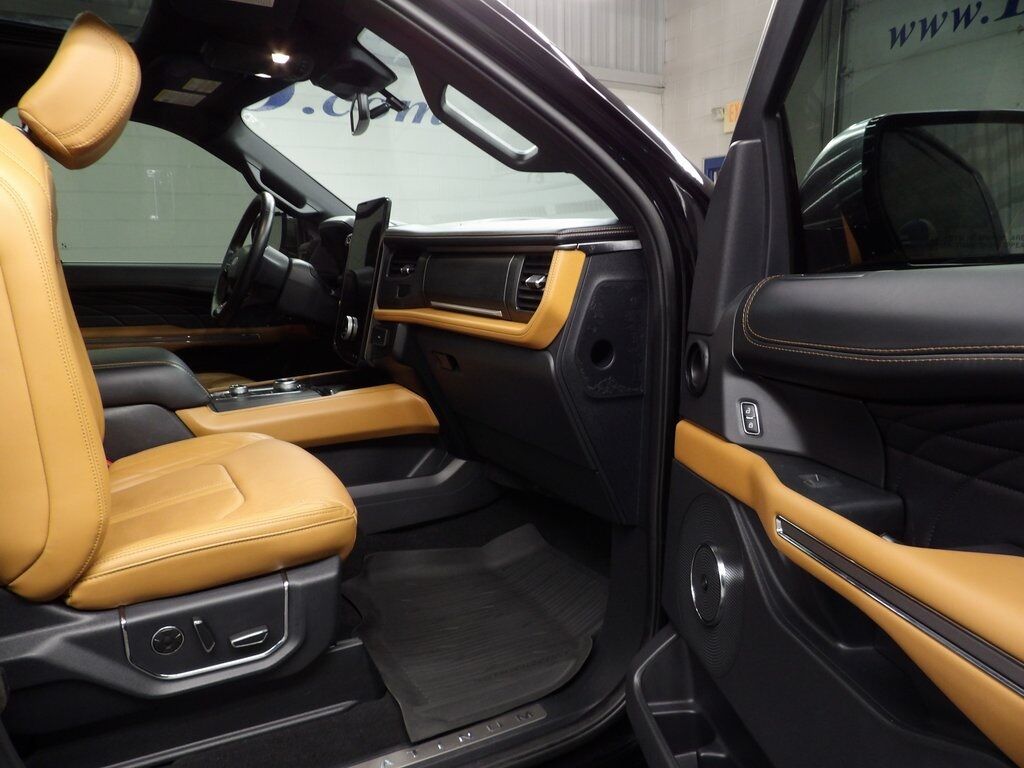 2024 Ford Expedition Max Platinum 4WD Fond du Lac WI 2024 Ford Expedition Max Platinum 4WD Fond du Lac WI