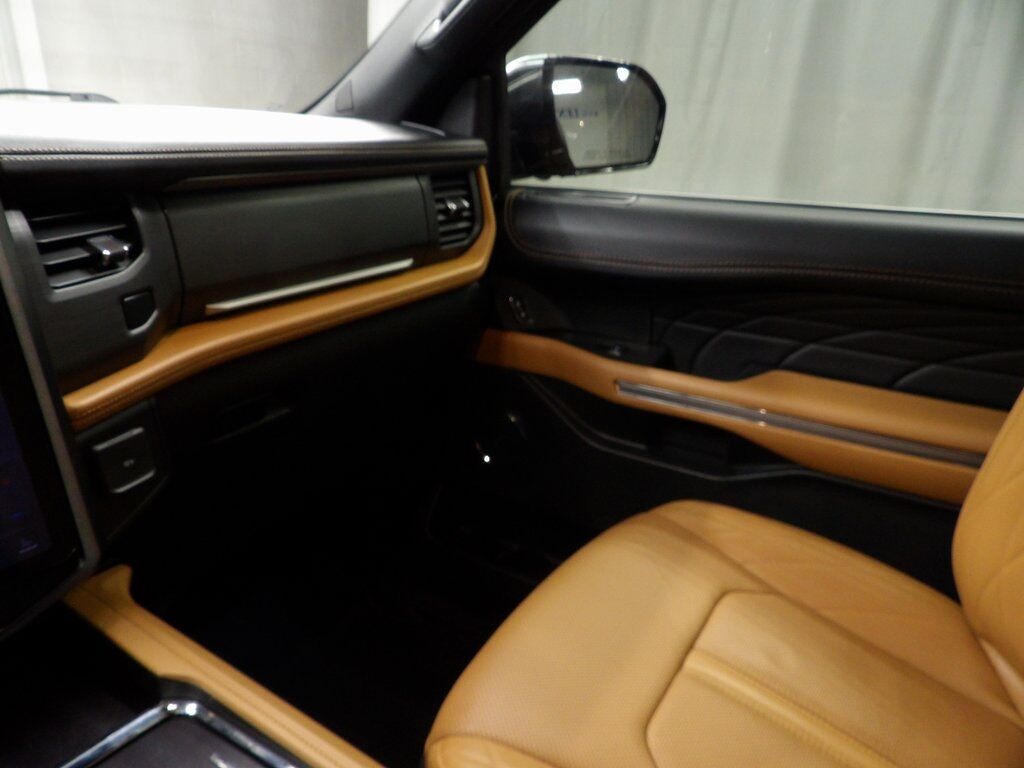 2024 Ford Expedition Max Platinum 4WD Fond du Lac WI 2024 Ford Expedition Max Platinum 4WD Fond du Lac WI