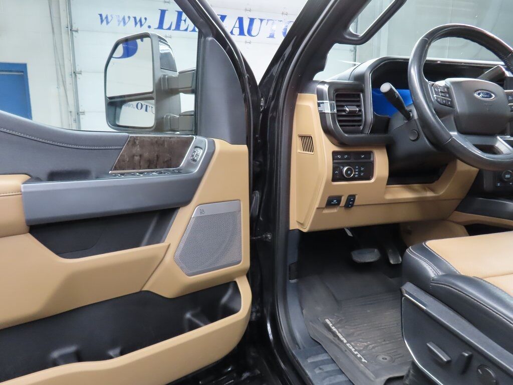 2024 Ford F-250 Super Duty 4x4 Crew Cab Lariat Fond du Lac WI