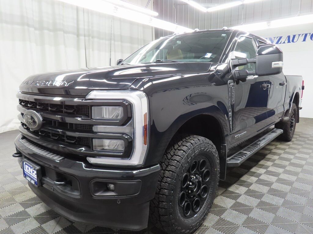 2024 Ford F-250 Super Duty 4x4 Crew Cab Lariat Fond du Lac WI