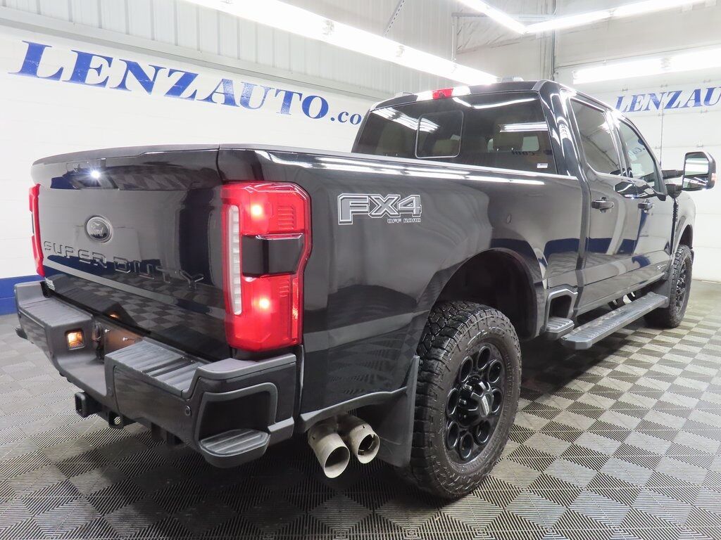 2024 Ford F-250 Super Duty 4x4 Crew Cab Lariat Fond du Lac WI