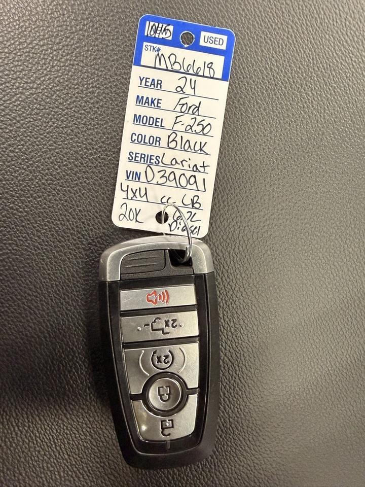 2024 Ford F-250 Super Duty 4x4 Crew Cab Lariat Minocqua WI 2024 Ford F-250 Super Duty 4x4 Crew Cab Lariat Minocqua WI