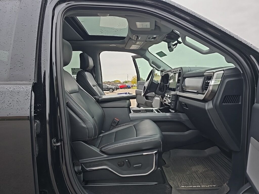 2024 Ford F-250 Super Duty 4x4 Crew Cab Lariat Minocqua WI