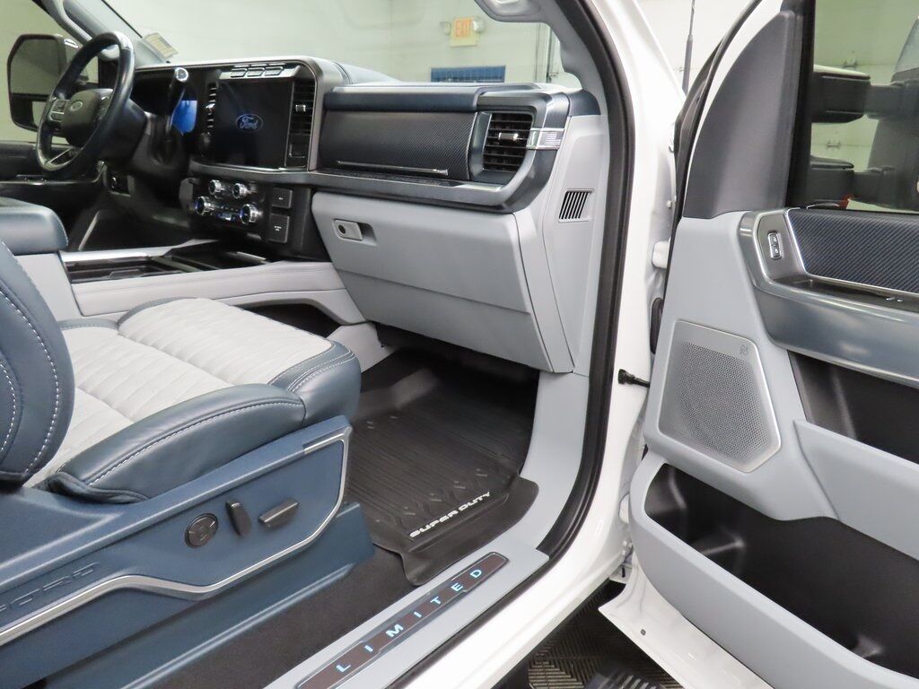 2024 Ford F-250 Super Duty 4x4 Crew Cab Limited Fond du Lac WI 2024 Ford F-250 Super Duty 4x4 Crew Cab Limited Fond du Lac WI