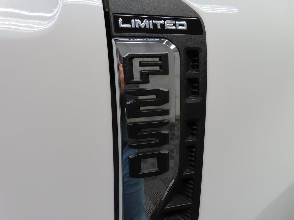 2024 Ford F-250 Super Duty 4x4 Crew Cab Limited Fond du Lac WI 2024 Ford F-250 Super Duty 4x4 Crew Cab Limited Fond du Lac WI