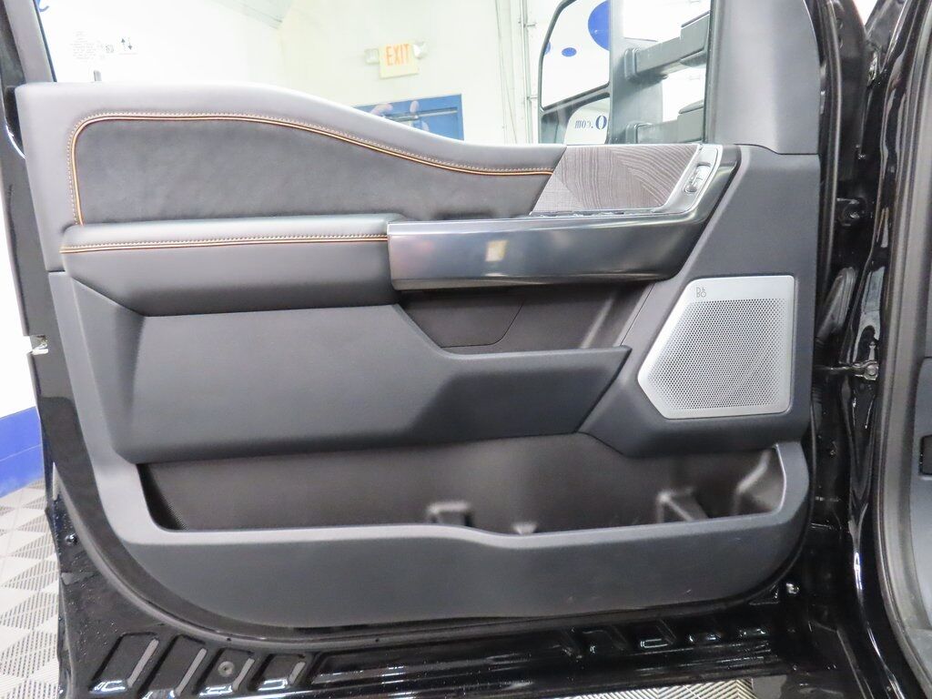 2024 Ford F-250 Super Duty 4x4 Crew Cab Platinum Fond du Lac WI 2024 Ford F-250 Super Duty 4x4 Crew Cab Platinum Fond du Lac WI