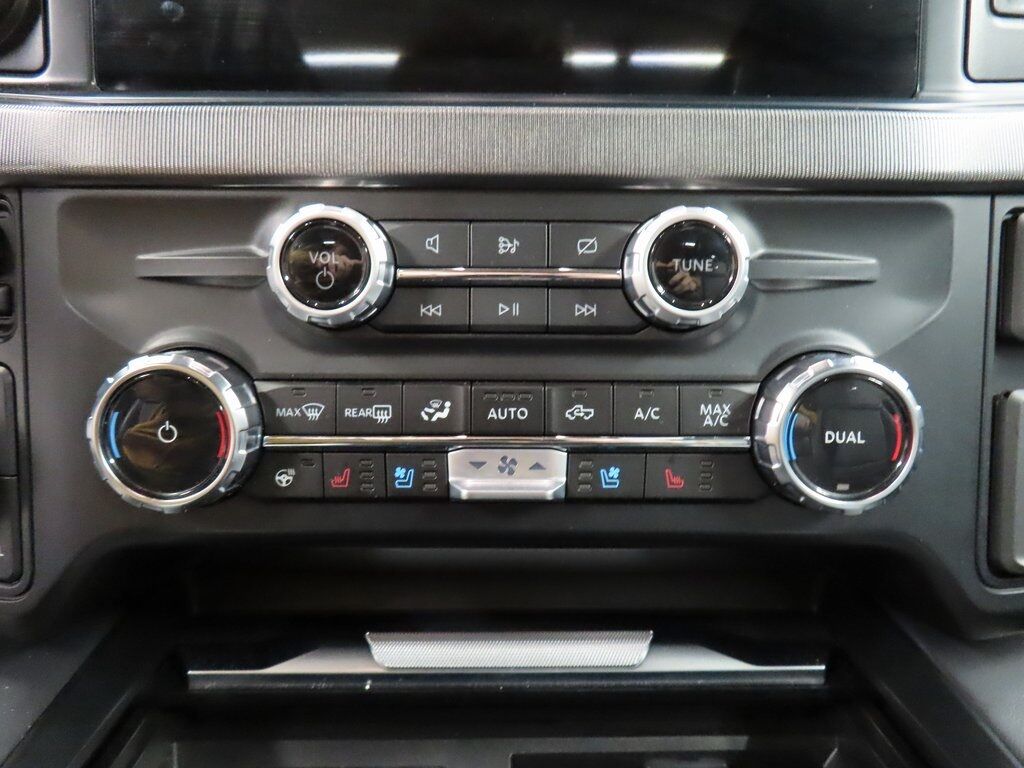 2024 Ford F-250 Super Duty 4x4 Crew Cab Platinum Fond du Lac WI 2024 Ford F-250 Super Duty 4x4 Crew Cab Platinum Fond du Lac WI