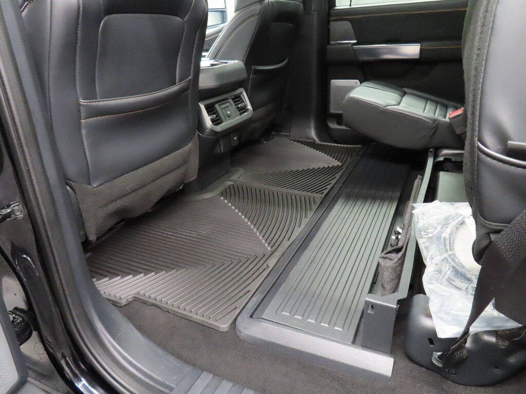 2024 Ford F-250 Super Duty 4x4 Crew Cab Platinum Fond du Lac WI 2024 Ford F-250 Super Duty 4x4 Crew Cab Platinum Fond du Lac WI