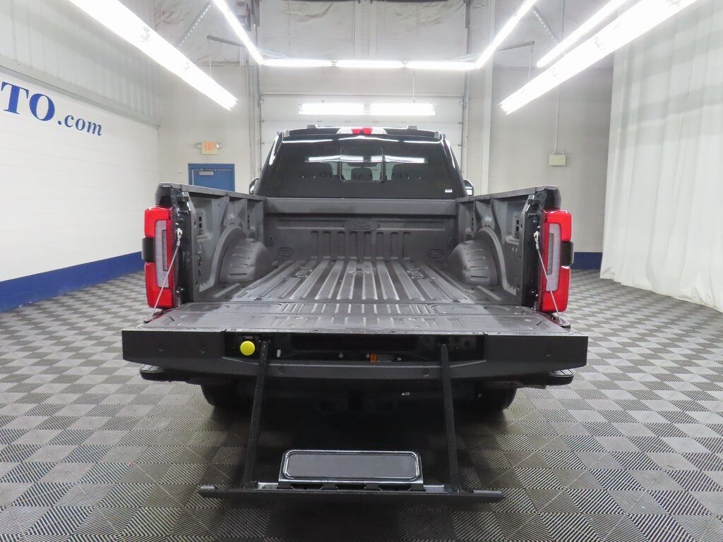 2024 Ford F-250 Super Duty 4x4 Crew Cab Platinum Fond du Lac WI 2024 Ford F-250 Super Duty 4x4 Crew Cab Platinum Fond du Lac WI