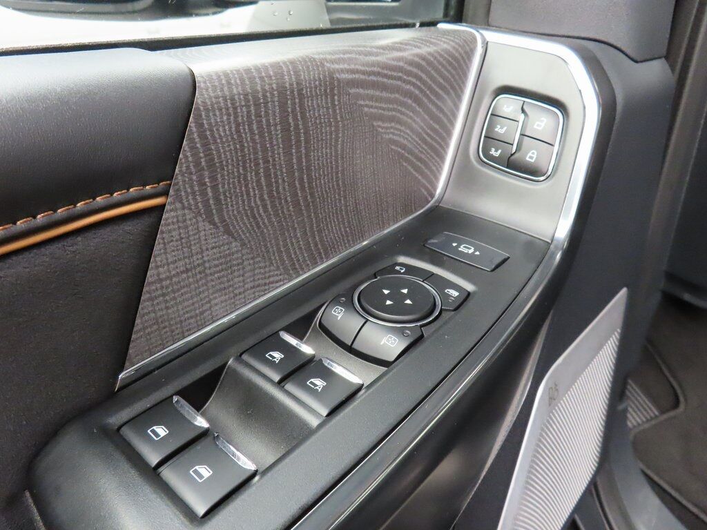 2024 Ford F-250 Super Duty 4x4 Crew Cab Platinum Fond du Lac WI 2024 Ford F-250 Super Duty 4x4 Crew Cab Platinum Fond du Lac WI