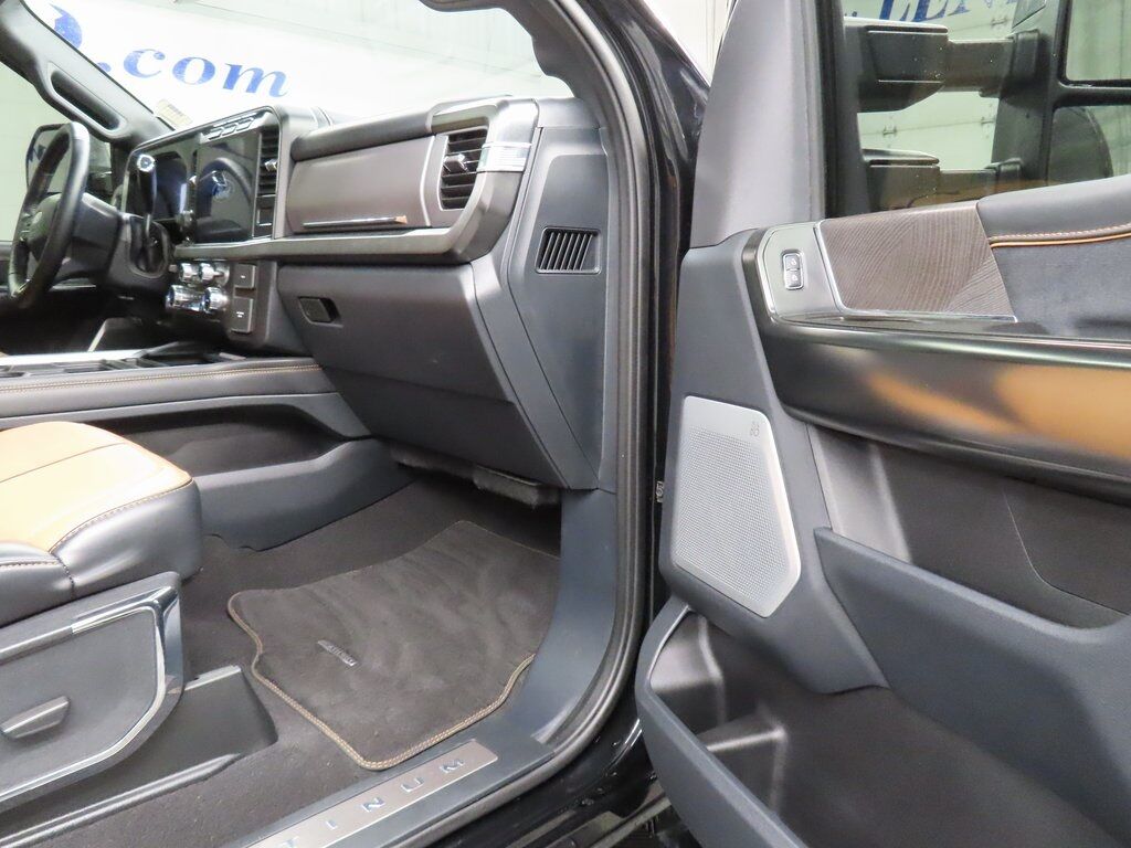 2024 Ford F-250 Super Duty 4x4 Crew Cab Platinum Fond du Lac WI 2024 Ford F-250 Super Duty 4x4 Crew Cab Platinum Fond du Lac WI