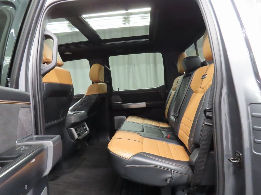 2024 Ford F-250 Super Duty 4x4 Crew Cab Platinum Fond du Lac WI 2024 Ford F-250 Super Duty 4x4 Crew Cab Platinum Fond du Lac WI