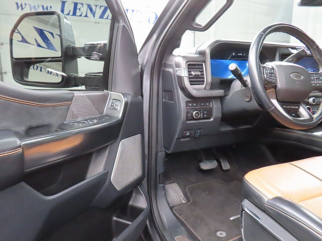 2024 Ford F-250 Super Duty 4x4 Crew Cab Platinum Fond du Lac WI 2024 Ford F-250 Super Duty 4x4 Crew Cab Platinum Fond du Lac WI