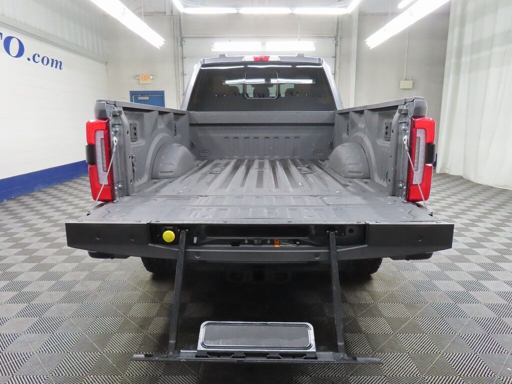 2024 Ford F-250 Super Duty 4x4 Crew Cab Platinum Fond du Lac WI 2024 Ford F-250 Super Duty 4x4 Crew Cab Platinum Fond du Lac WI