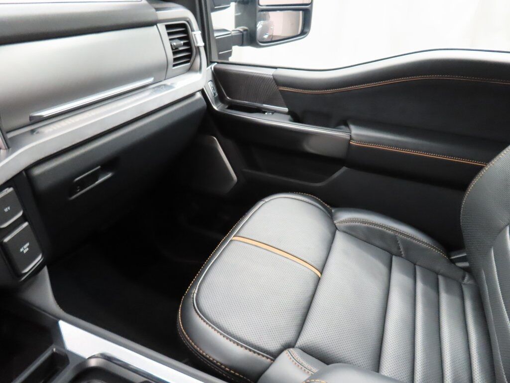 2024 Ford F-250 Super Duty 4x4 Crew Cab Platinum Fond du Lac WI 2024 Ford F-250 Super Duty 4x4 Crew Cab Platinum Fond du Lac WI