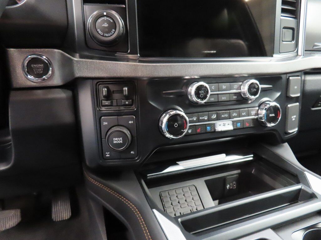 2024 Ford F-250 Super Duty 4x4 Crew Cab Platinum Fond du Lac WI 2024 Ford F-250 Super Duty 4x4 Crew Cab Platinum Fond du Lac WI