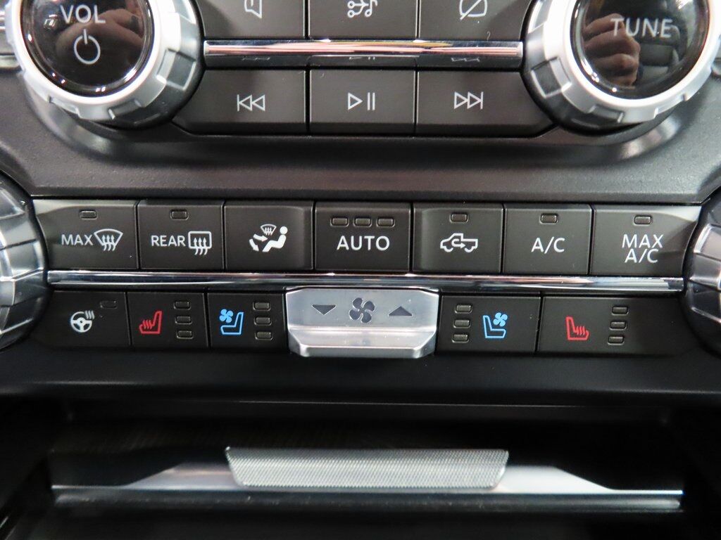 2024 Ford F-250 Super Duty 4x4 Crew Cab Platinum Fond du Lac WI 2024 Ford F-250 Super Duty 4x4 Crew Cab Platinum Fond du Lac WI