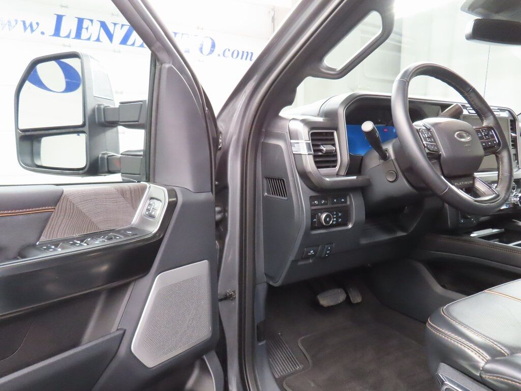 2024 Ford F-250 Super Duty 4x4 Crew Cab Platinum Fond du Lac WI 2024 Ford F-250 Super Duty 4x4 Crew Cab Platinum Fond du Lac WI