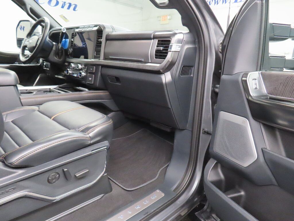 2024 Ford F-250 Super Duty 4x4 Crew Cab Platinum Fond du Lac WI 2024 Ford F-250 Super Duty 4x4 Crew Cab Platinum Fond du Lac WI