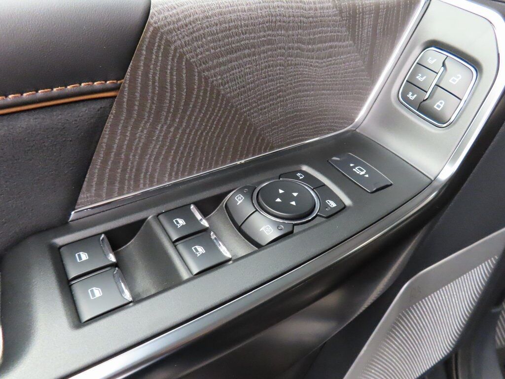 2024 Ford F-250 Super Duty 4x4 Crew Cab Platinum Fond du Lac WI 2024 Ford F-250 Super Duty 4x4 Crew Cab Platinum Fond du Lac WI