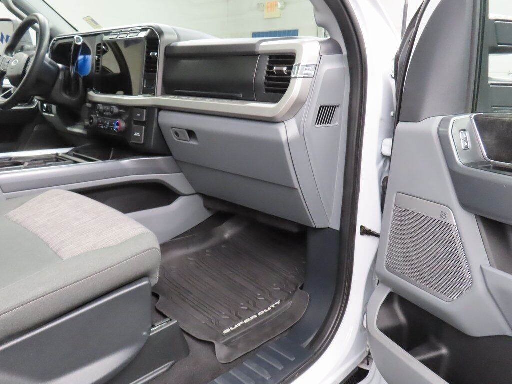 2024 Ford F-250 Super Duty 4x4 Crew Cab XLT Fond du Lac WI 2024 Ford F-250 Super Duty 4x4 Crew Cab XLT Fond du Lac WI