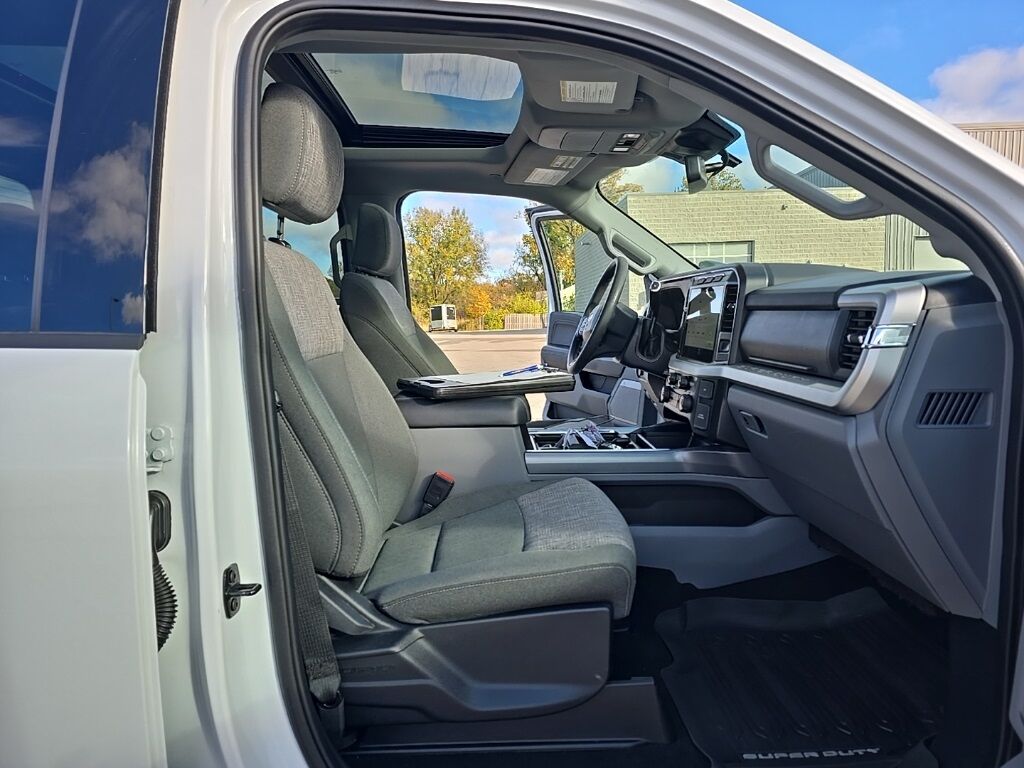2024 Ford F-250 Super Duty 4x4 Crew Cab XLT Fond du Lac WI 2024 Ford F-250 Super Duty 4x4 Crew Cab XLT Fond du Lac WI