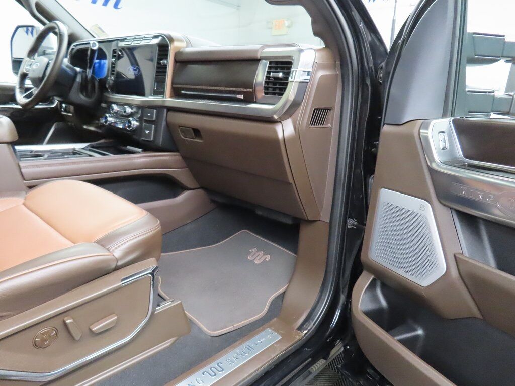 2024 Ford F-350 Super Duty 4x4 Crew Cab King Ranch SRW Fond du Lac WI 2024 Ford F-350 Super Duty 4x4 Crew Cab King Ranch SRW Fond du Lac WI