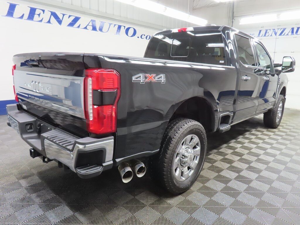 2024 Ford F-350 Super Duty 4x4 Crew Cab King Ranch SRW Fond du Lac WI 2024 Ford F-350 Super Duty 4x4 Crew Cab King Ranch SRW Fond du Lac WI