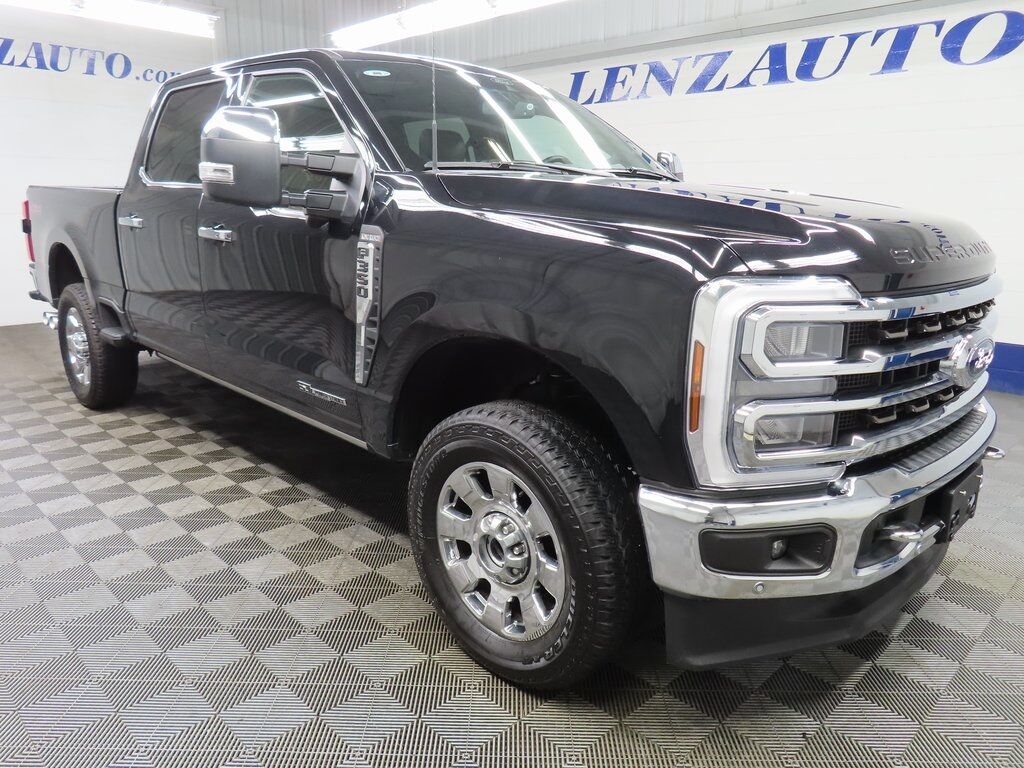 2024 Ford F-350 Super Duty 4x4 Crew Cab King Ranch SRW Fond du Lac WI 2024 Ford F-350 Super Duty 4x4 Crew Cab King Ranch SRW Fond du Lac WI