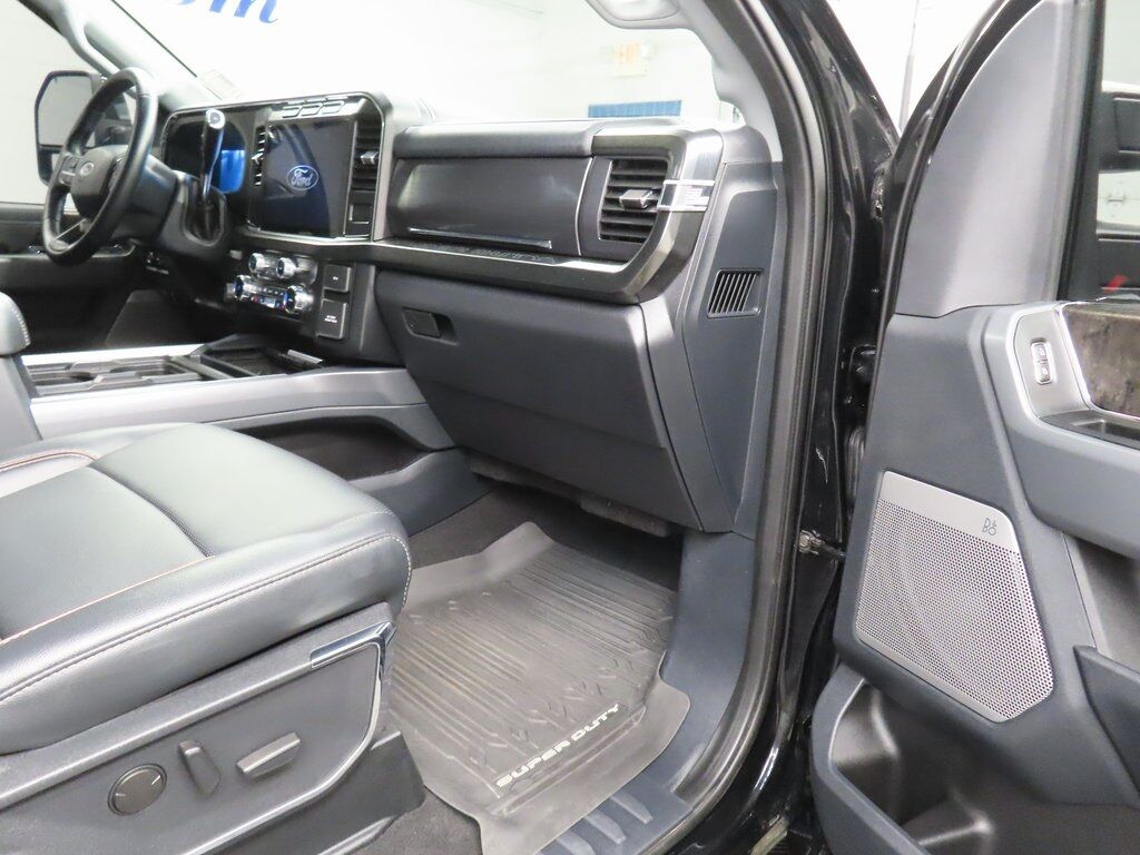 2024 Ford F-350 Super Duty 4x4 Crew Cab Lariat Fond du Lac WI 2024 Ford F-350 Super Duty 4x4 Crew Cab Lariat Fond du Lac WI