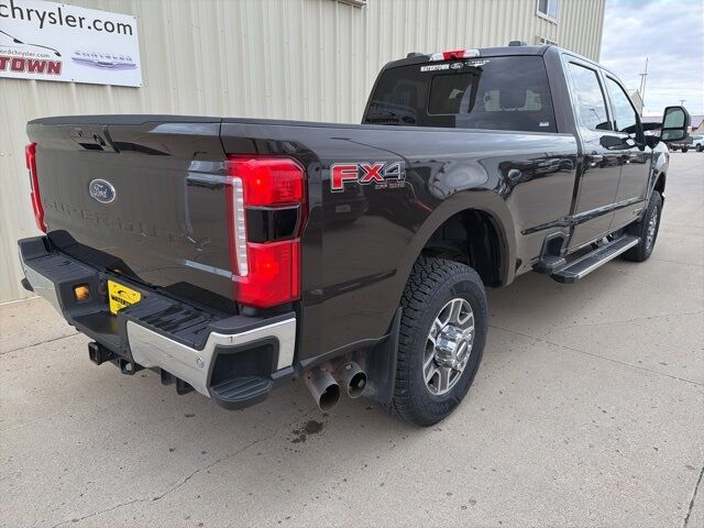 2024 Ford F-350SD Lariat Watertown SD 2024 Ford F-350SD Lariat Watertown SD