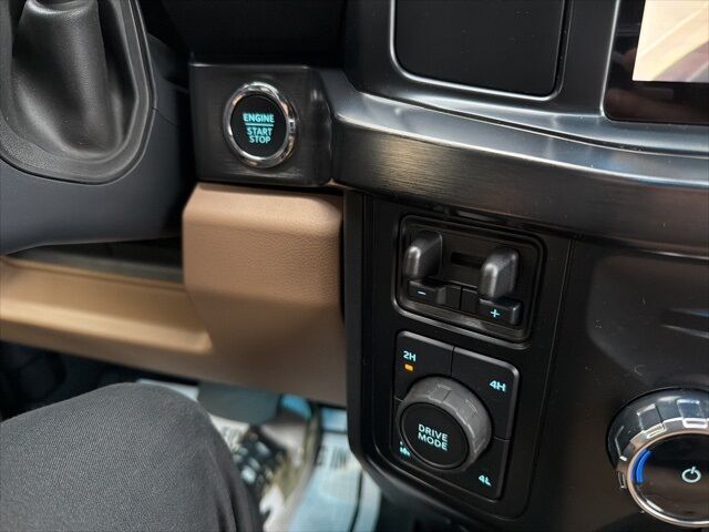 2024 Ford F-350SD Lariat Watertown SD 2024 Ford F-350SD Lariat Watertown SD