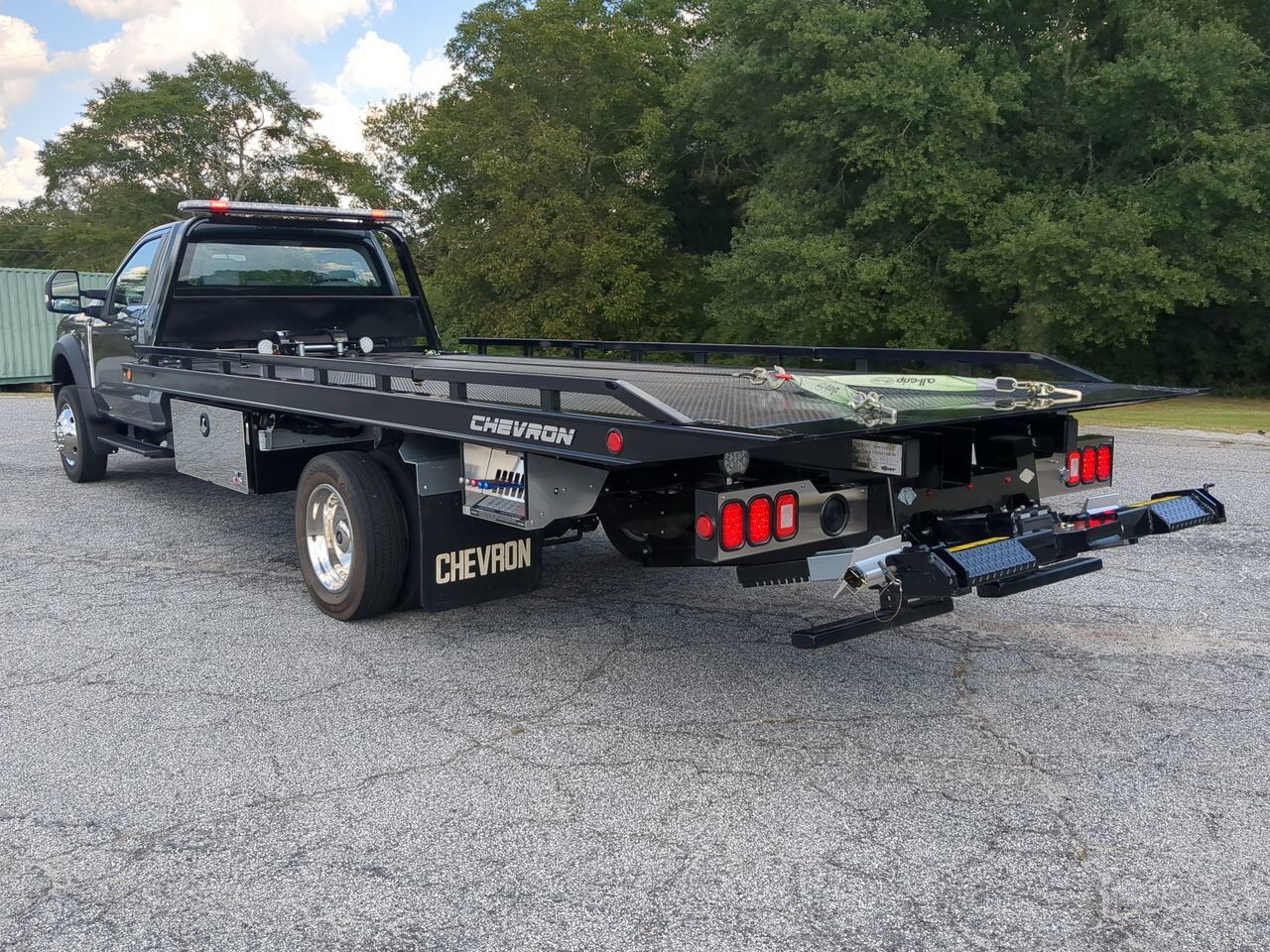 2024 Ford Super Duty F-550 DRW 19.5ft Chevron Rollback Appleton WI