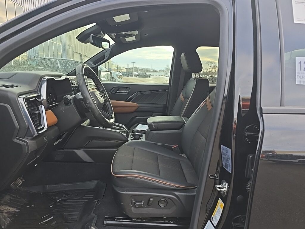 2024 GMC Canyon 4x4 Crew Cab AT4 Fond du Lac WI 2024 GMC Canyon 4x4 Crew Cab AT4 Fond du Lac WI