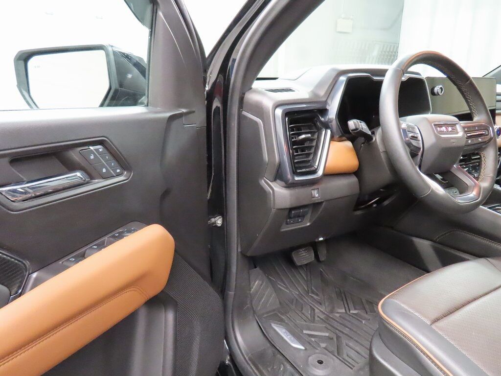 2024 GMC Canyon 4x4 Crew Cab AT4 Fond du Lac WI 2024 GMC Canyon 4x4 Crew Cab AT4 Fond du Lac WI