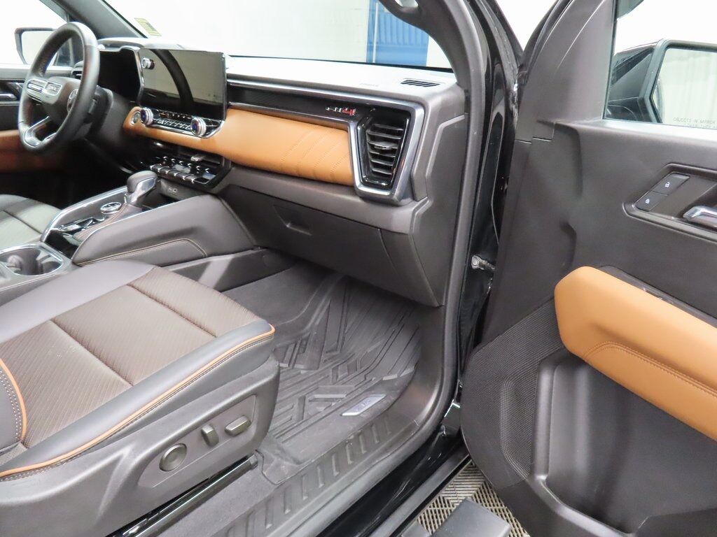 2024 GMC Canyon 4x4 Crew Cab AT4 Fond du Lac WI 2024 GMC Canyon 4x4 Crew Cab AT4 Fond du Lac WI