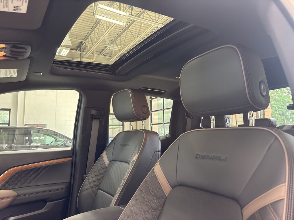 2024 GMC Canyon 4x4 Crew Cab Denali Fond du Lac WI 2024 GMC Canyon 4x4 Crew Cab Denali Fond du Lac WI