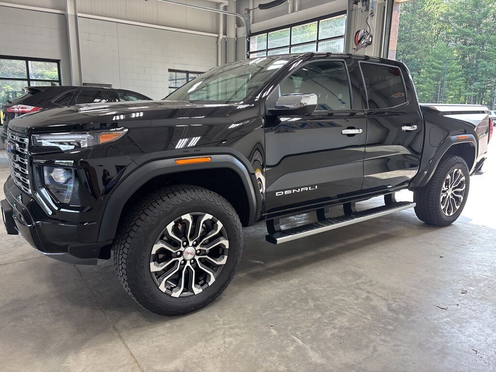 2024 GMC Canyon 4x4 Crew Cab Denali Fond du Lac WI 2024 GMC Canyon 4x4 Crew Cab Denali Fond du Lac WI