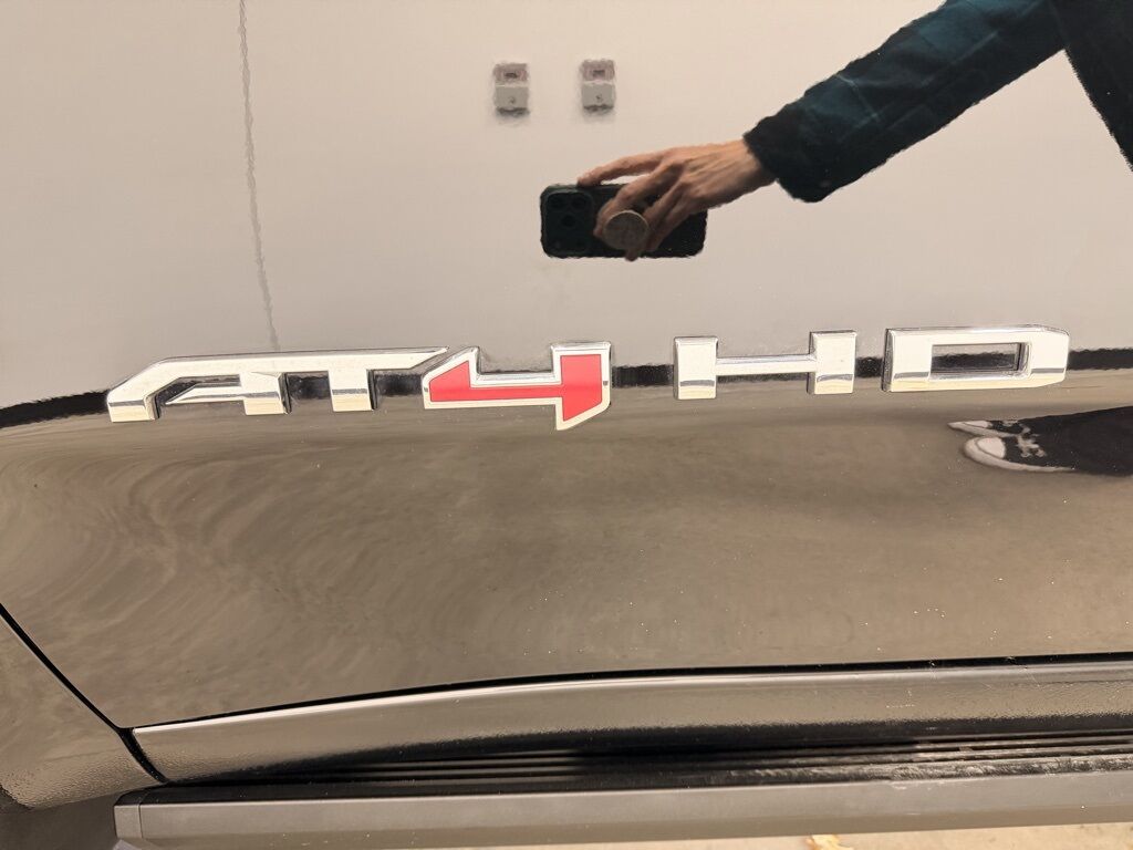 2024 GMC Sierra 2500HD 4x4 Crew Cab AT4 Minocqua WI 2024 GMC Sierra 2500HD 4x4 Crew Cab AT4 Minocqua WI