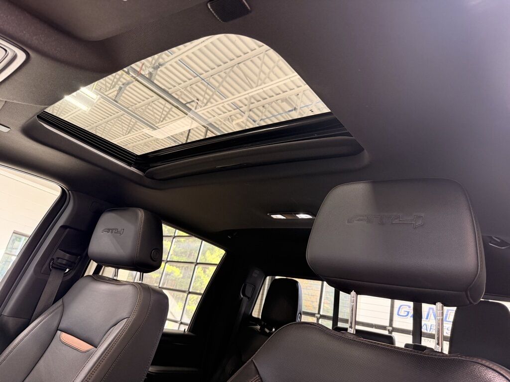 2024 GMC Sierra 2500HD 4x4 Crew Cab AT4 Minocqua WI 2024 GMC Sierra 2500HD 4x4 Crew Cab AT4 Minocqua WI