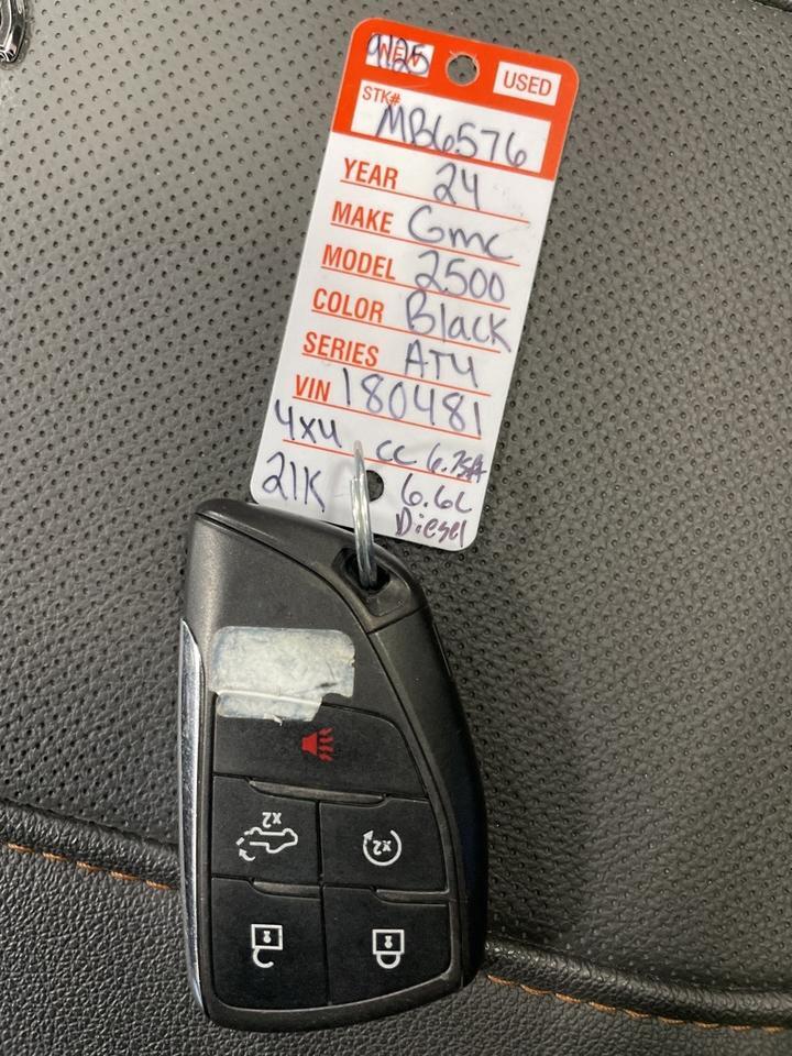 2024 GMC Sierra 2500HD 4x4 Crew Cab AT4 Minocqua WI 2024 GMC Sierra 2500HD 4x4 Crew Cab AT4 Minocqua WI