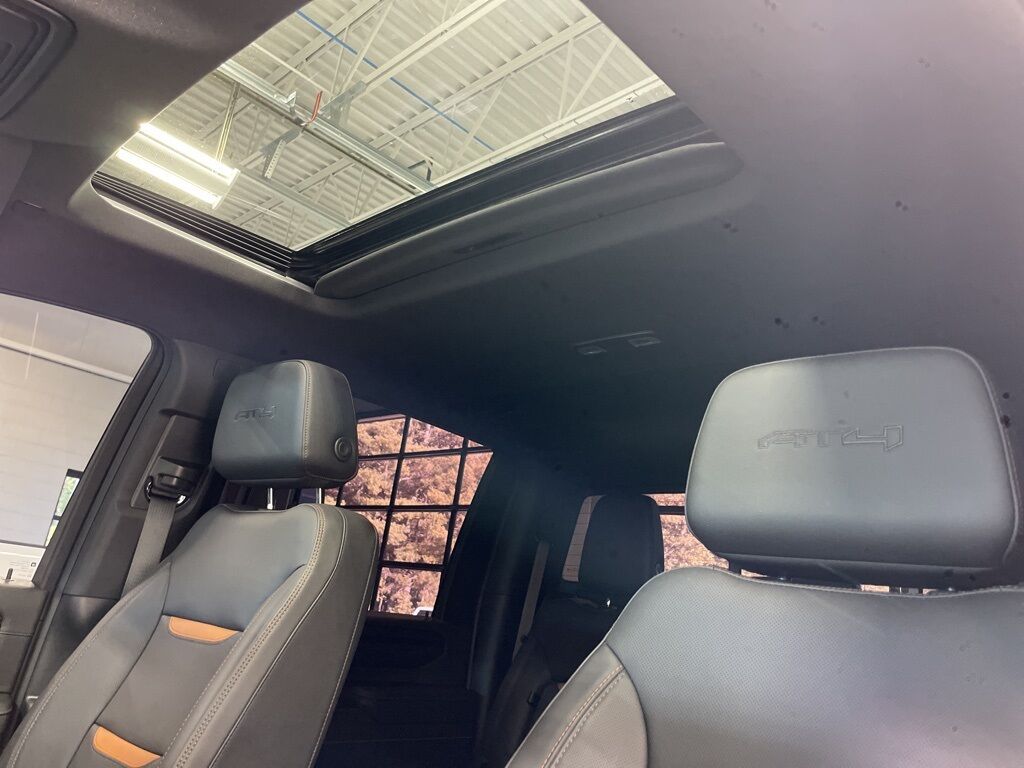 2024 GMC Sierra 2500HD 4x4 Crew Cab AT4 Minocqua WI 2024 GMC Sierra 2500HD 4x4 Crew Cab AT4 Minocqua WI