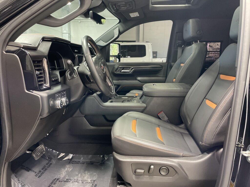 2024 GMC Sierra 2500HD 4x4 Crew Cab AT4 Minocqua WI 2024 GMC Sierra 2500HD 4x4 Crew Cab AT4 Minocqua WI